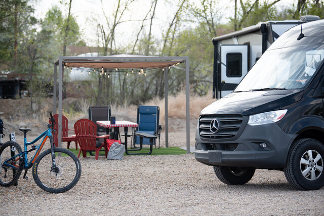 Image 1 for Back in 55' Premium