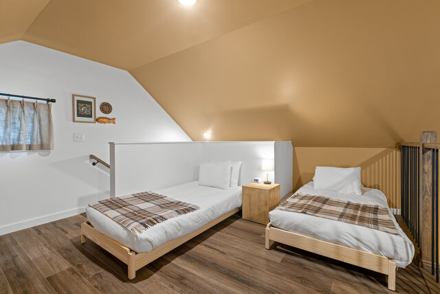 Image 10 for 12 Maple