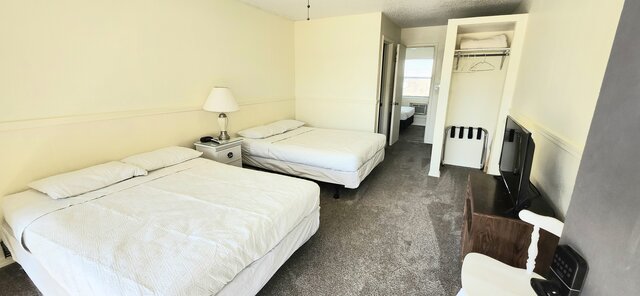 Image 2 for 102 1 bedroom 3 beds