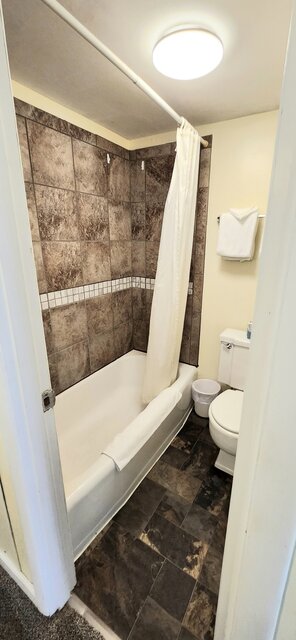 Image 2 for 202 1 Queen