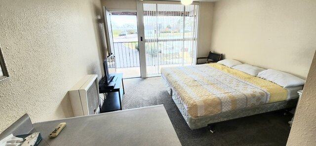 Image 2 for 205 1 King