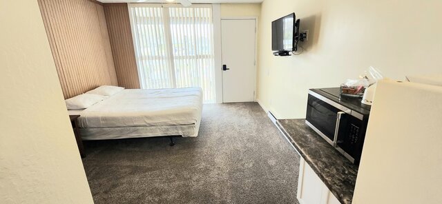 Image 1 for 202 1 Queen