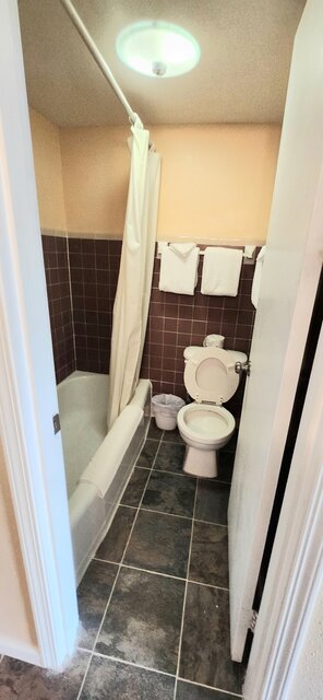 Image 2 for 206 1 Queen