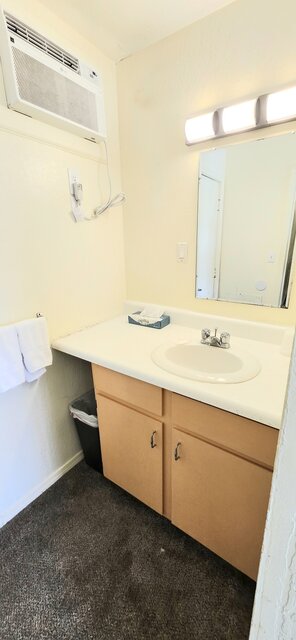 Image 5 for 104 1 King