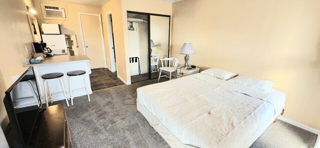 Image 10 for 206 1 Queen