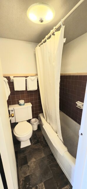 Image 6 for 104 1 King