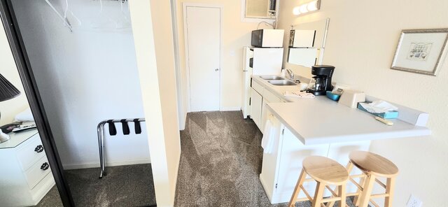 Image 3 for 205 1 King