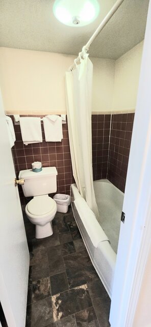 Image 4 for 205 1 King