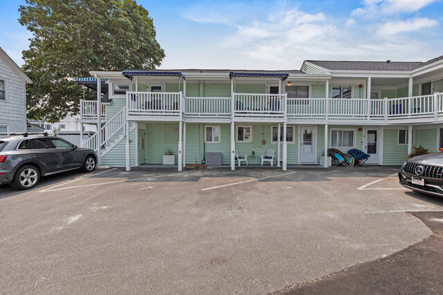 Image 2 for 7 Bay Ave #8 (White Cap)