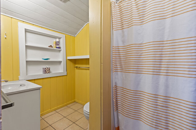 Image 13 for 7 Bay Ave #8 (White Cap)