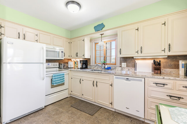 Image 11 for Saco Ave