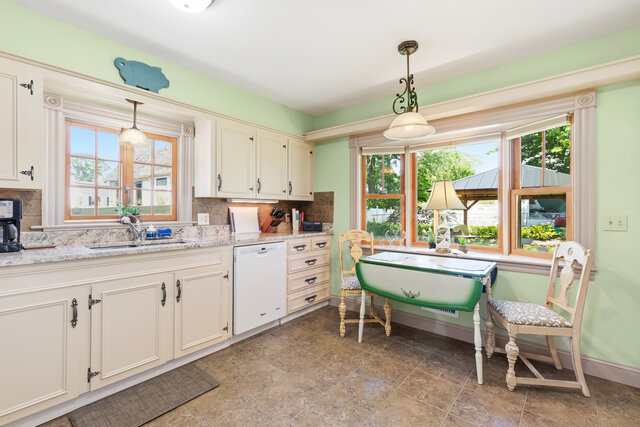 Image 12 for Saco Ave