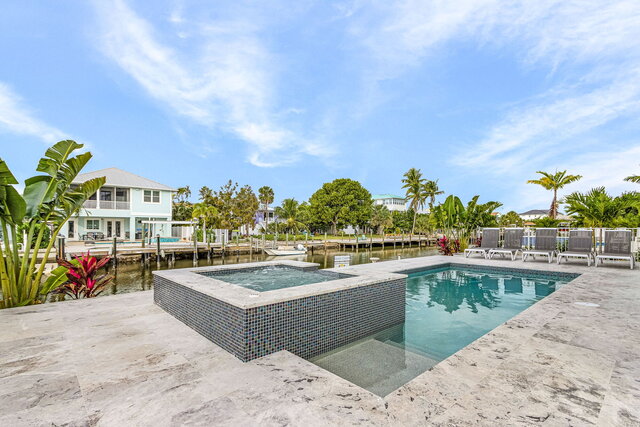 Image 24 for Oyster Cluster 201