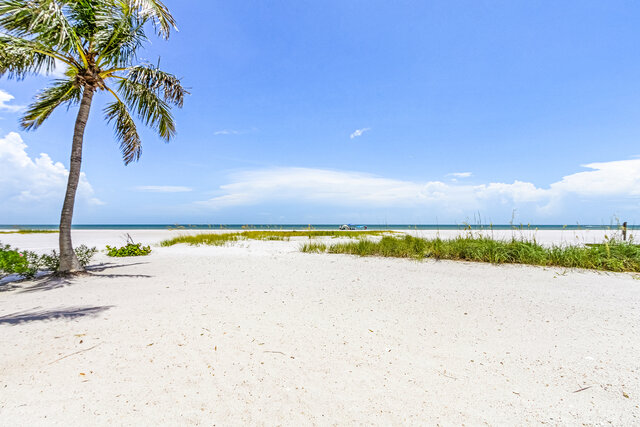 Image 6 for Island Girl 30