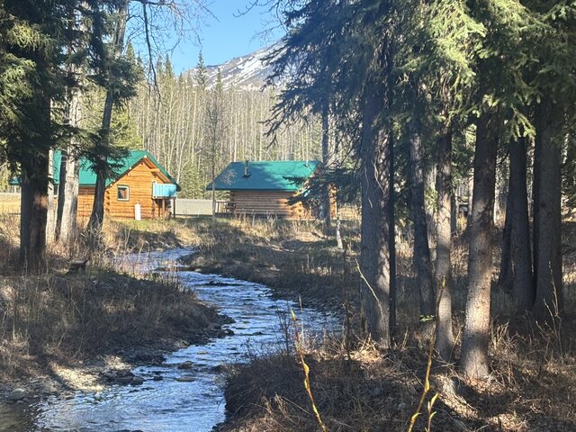 Image 3 for The Wolf's Den Cabin