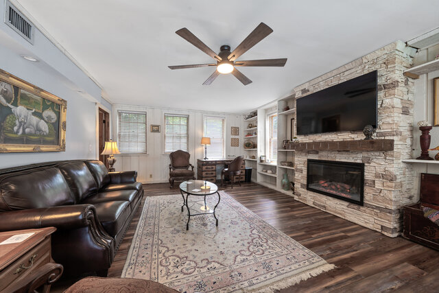 Image 2 for The Lorraine