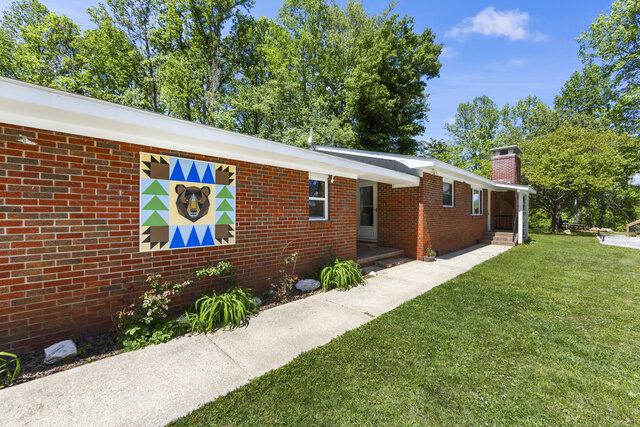 Image 10 for 2 Bedroom House Near NOC and Appalachian Trail