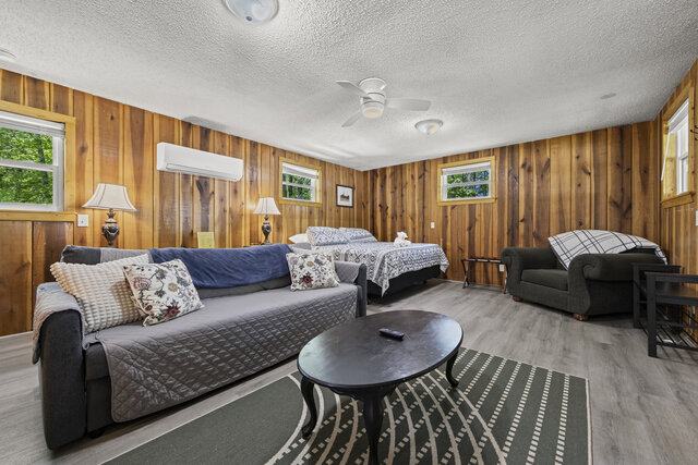 Image 9 for Charming Cabin in Bryson City near NOC
