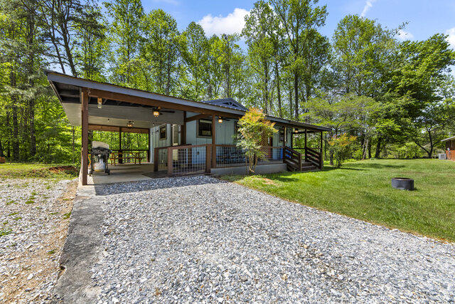 Image 5 for Charming Cabin in Bryson City near NOC