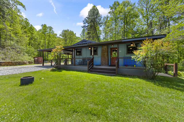 Image 4 for Charming Cabin in Bryson City near NOC
