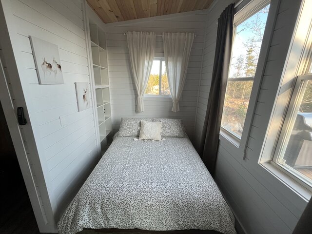 Image 16 for Eco Cabin - Ray of Sunshine