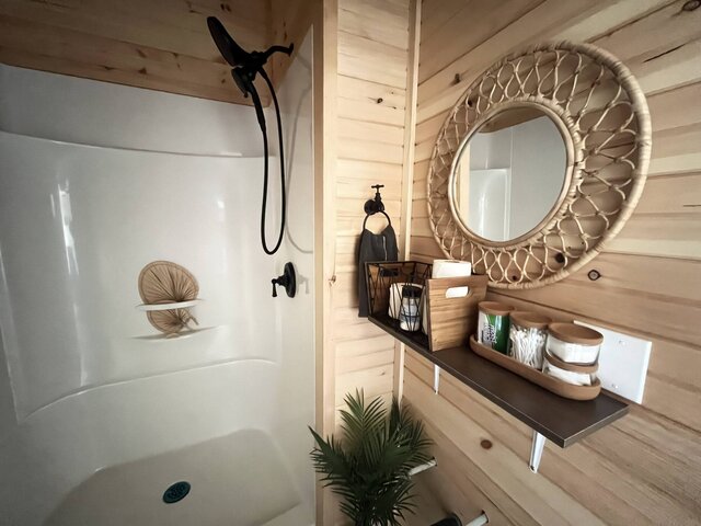 Image 13 for Eco Cabin - Ray of Sunshine