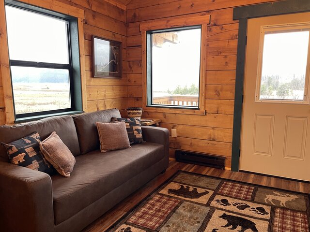 Image 9 for 003 Sockeye Cabin