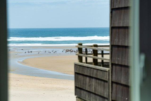 Image 2 for Flagship Queen Guest Room