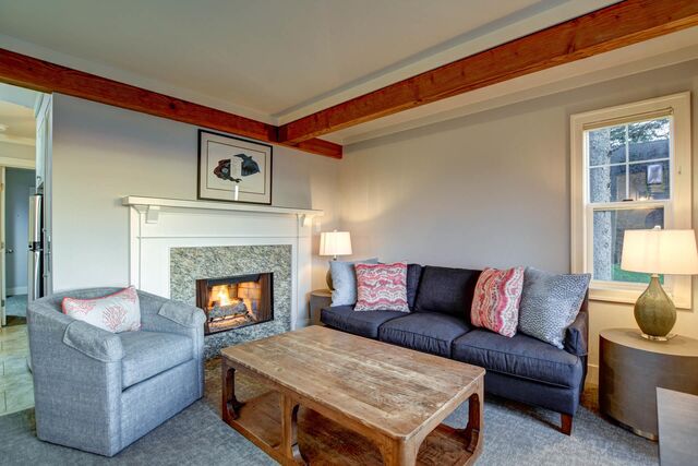 Image 2 for White Heron Victorian - One Bedroom Suite