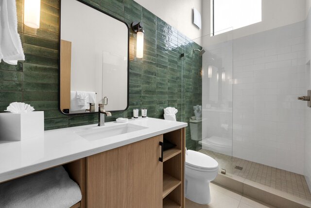 Image 1 for Flagship Queen Guest Room