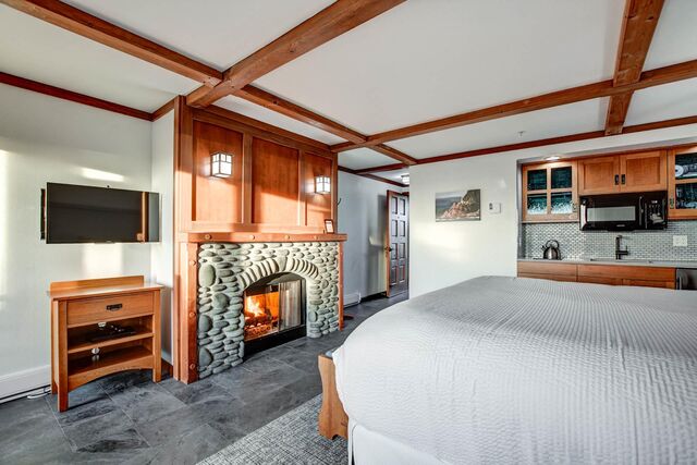 Image 2 for La Colina King Studio