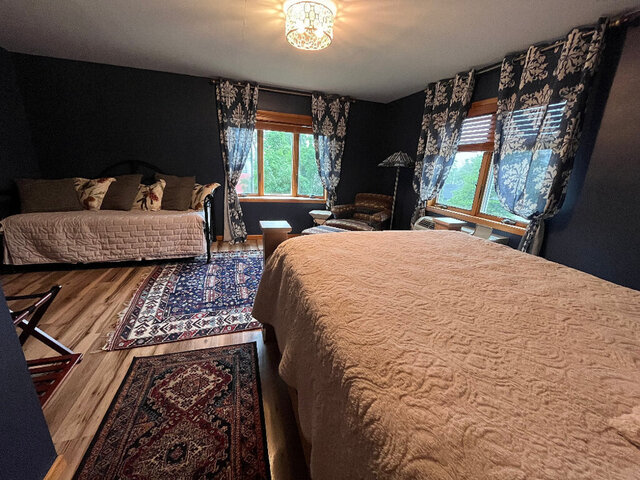 Image 3 for Lake Room