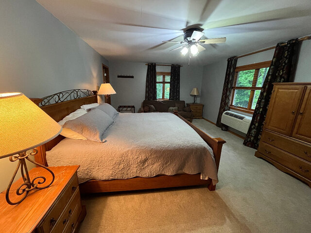 Image 1 for Aurora Room