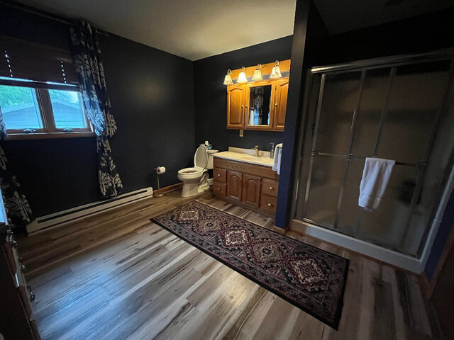 Image 4 for Lake Room